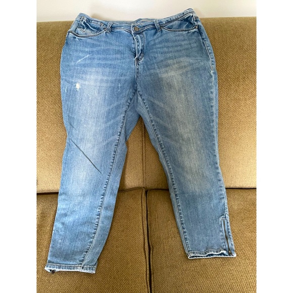 Jeans - Picture 1 of 5